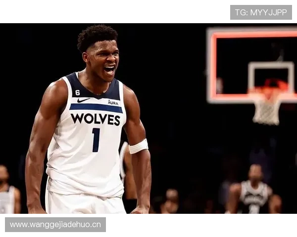 爱德华兹突破加速提升得分效率显著拉开与同位置新秀差距